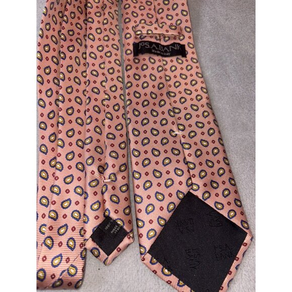 Jos A Bank 100% Silk Men’s Necktie Made in Italy Pink Tie Mint Condition - Picture 2 of 2